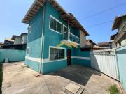 Casa com 2 Quartos e 3 banheiros à Venda, 88 m² por R$...