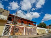 Casa com 2 Quartos e 4 banheiros à Venda, 180 m² por R$...