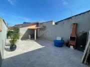 Casa com 2 quartos e churrasqueira em Itanhaém