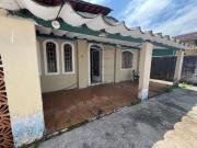 Casa com 2 quartos e espaço para piscina em Itanhaém