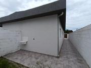 Casa com 2 quartos e espaço para piscina em Itanhaém