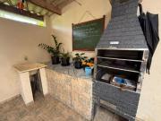 Casa com 2 quartos e espaço para piscina em Itanhaém