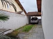 Casa com 2 quartos e espaço para piscina em Itanhaém