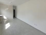 Casa com 2 quartos e espaço para piscina em Itanhaém