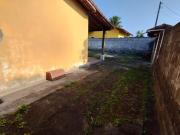 Casa com 2 quartos e espaço para piscina em Itanhaém