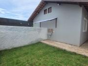 Casa com 2 quartos e espaço para piscina em Itanhaém