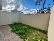 Casa com 2 quartos e espaço para piscina em Peruíbe
