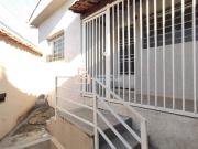 Casa com 2 quartos para alugar no bairro Glória, 60m²