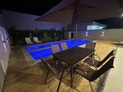 Casa com 320 mts², 3 quartos, piscina e churrasqueira em...