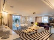 Casa com 326m², piscina aquecida e 4 vagas à venda