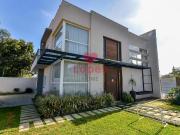 Casa com 360 m² em Santa Felicidade