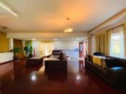 Casa com 3 dormitÃ³rios, 250 mÂ² venda por R$...