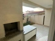 Casa com 3 dormitÃ³rios para alugar, 147 mÂ² por R$...
