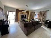 Casa com 3 dormitÃ³rios para alugar, 185 mÂ² por R$...