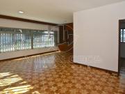 Casa com 3 dormitÃ³rios para alugar, 194 mÂ² por R$...