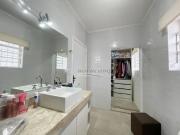 Casa com 3 dormitórios para alugar, 200 m² por R$...