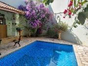 Casa com 3 dormitÃ³rios para alugar, 208 mÂ² por R$...
