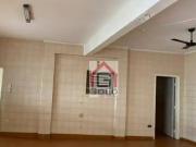 Casa com 3 dormitÃ³rios para alugar, 220 mÂ² por R$...