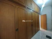 Casa com 3 dormitÃ³rios para alugar, 247 mÂ² por R$...