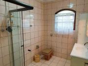 Casa com 3 dormitórios para alugar, 370 m² por R$...