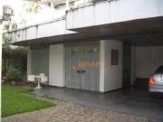 Casa com 3 dormitÃ³rios para alugar, 422 mÂ² por R$...