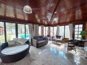 Casa com 3 dormitórios à venda, 200 m² por R$...