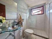 Casa com 3 dormitórios à venda, 242 m² por R$...