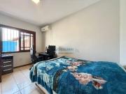 Casa com 3 dormitÃ³rios Ã venda, 262 mÂ² por R$...