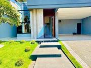 Casa com 3 dormitórios à venda, 220 m2 por R$...