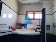 Casa com 3 dormitórios à venda, 230 m2 por R$...