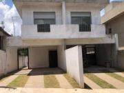Casa com 3 Dormitórios a Venda, 170m² por R$1.029.900 ou...