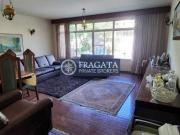 Casa com 3 dormitórios, 1 suíte, 5 vagas de garagem à...
