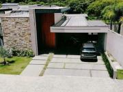 Casa com 3 dormitórios à venda, 290 m² por R$...