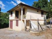 Casa com 3 dormitórios a poucos minutos de centro da cidade