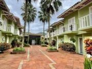 Casa com 3 dormitórios à venda, 100 m² por R$...