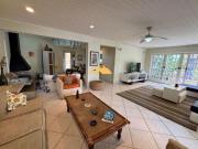 Casa com 3 dormitórios à venda, 107 m² por R$...