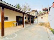 Casa com 3 dormitórios à venda, 120 m² por R$...