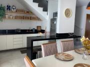 Casa com 3 dormitórios à venda, 120 m² por R$ 980.000,00...