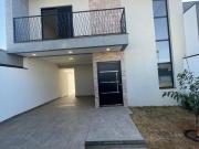 Casa com 3 dormitórios à venda, 124 m² por R$ 780.000...