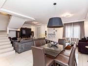 Casa com 3 dormitórios à venda, 125 m² por R$ 819.000,00...
