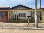 Casa com 3 dormitórios à venda, 129 m² por R$ 250.000...