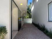 Casa com 3 dormitórios à venda, 130 m² por R$...