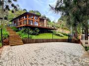 Casa com 3 dormitórios à venda, 130 m² por R$...