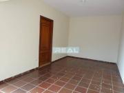 Casa com 3 dormitórios à venda, 130 m² por R$ 550.000,00...