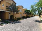 Casa com 3 dormitórios à venda, 131 m² por R$...