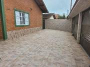 Casa com 3 dormitórios à venda, 132 m² por R$...