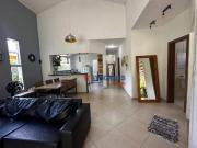 Casa com 3 dormitórios à venda, 135 m² por R$...