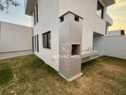 Casa com 3 dormitórios à venda, 135 m² por R$...
