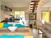 Casa com 3 dormitórios à venda, 135 m² por R$...