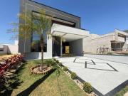 Casa com 3 dormitórios à venda, 136 m² por R$...